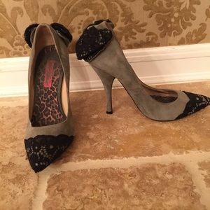 Betsey Johnson Grey Suede Lace Bow Pump